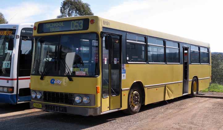 Qcity Volvo B10M Custom 8151